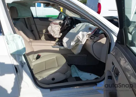 2014 Mercedes-Benz E 350 z USA, uszkodzony, nr VIN WDDHF5KB5EA861727